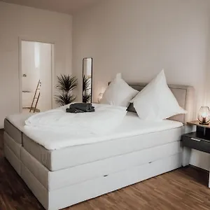 Jama - Modern&bright, Terrasse, Freies Parken, Wlan, Grosse Gruppen #1 Apartment Würzburg